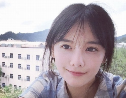 【绝句·两个黄鹂鸣翠柳】原文注释、翻译赏析_古诗大全-散文精选 第1张