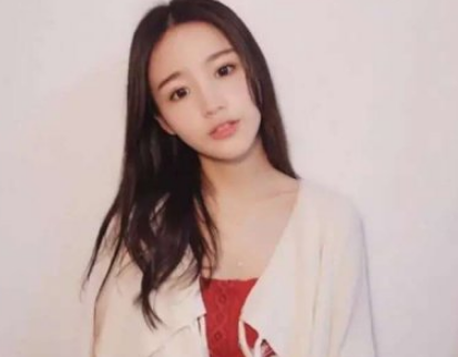 晓镜但愁云鬓改，夜吟应觉月光寒全诗的意思_上句下句 第1张
