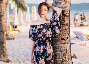 万里长江横渡，极目楚天舒全诗的意思_上句下句 第1张